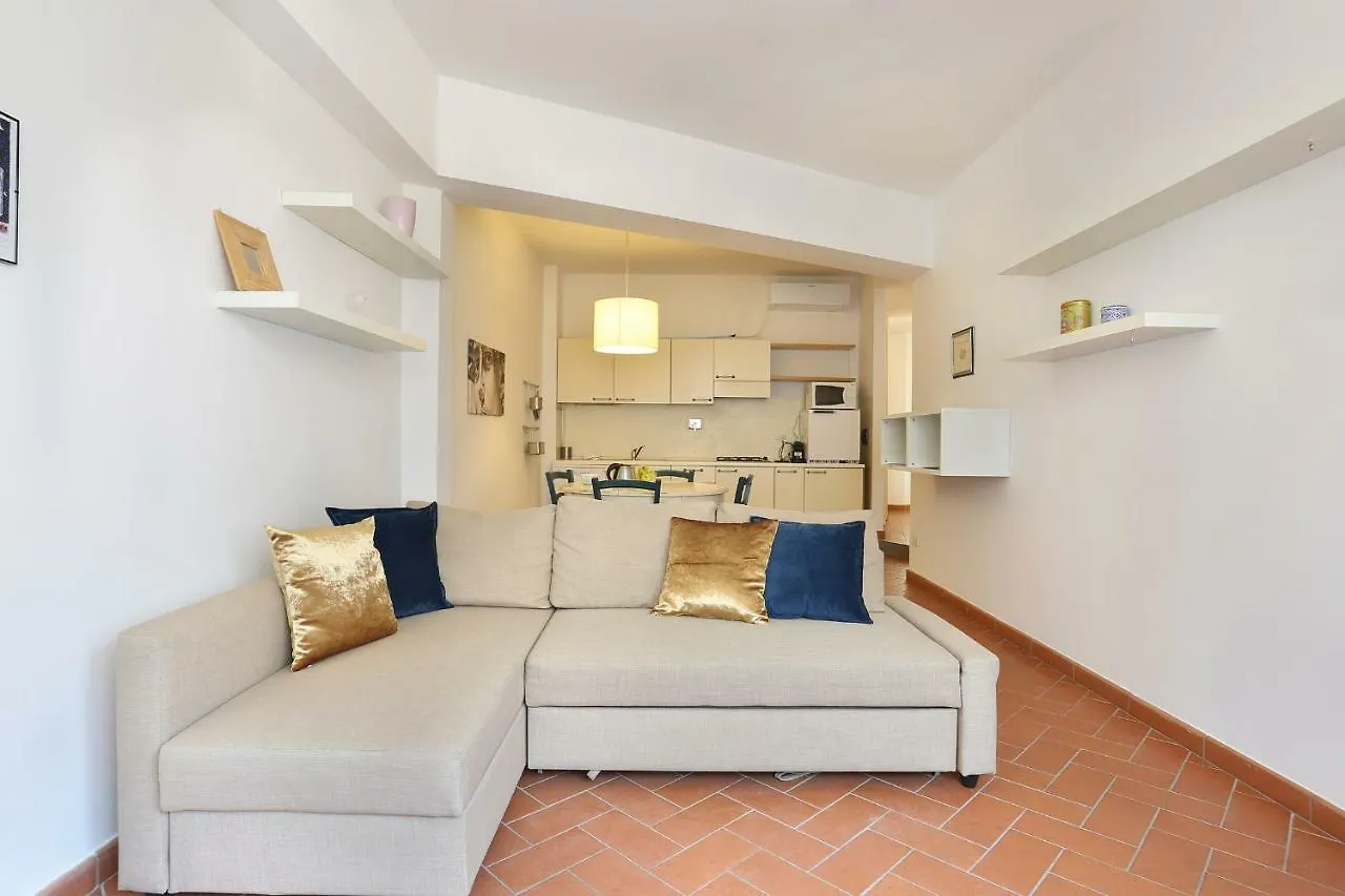 Golden Jack - Sweet Dreams In Florence Apartment