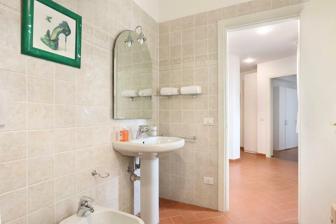 Golden Jack - Sweet Dreams In Florence Apartment