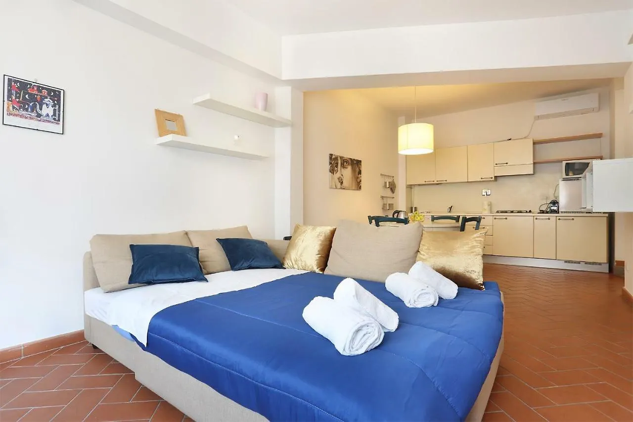 Golden Jack - Sweet Dreams In Florence Apartment 0*,