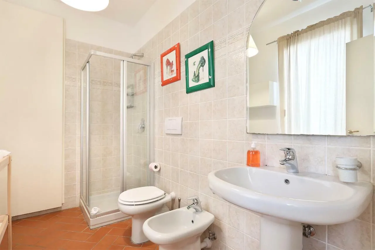Golden Jack - Sweet Dreams In Florence Apartment